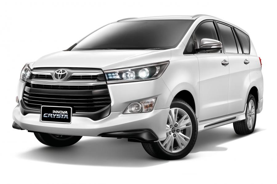  Toyota Innova Crysta 2016 года  (фото 2 из 3)
